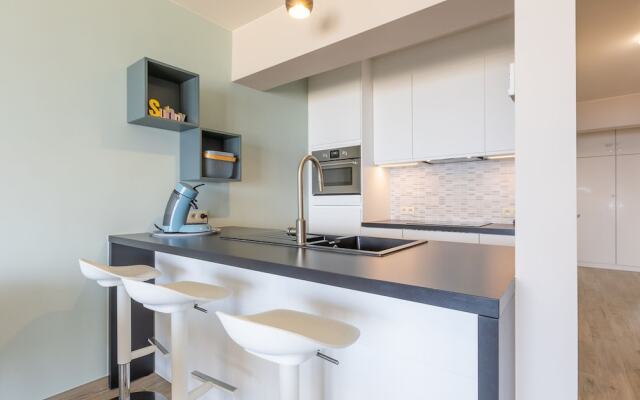 Modern Apartment With Frontal Sea-view