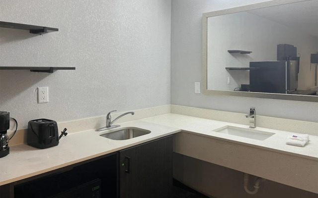 Studio 6 Suites Hurricane, Wv