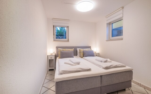 Awad‘s White Apartment