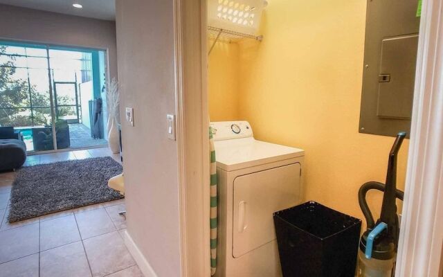 Aurora House In Davenport