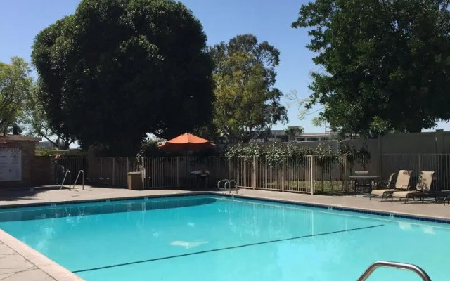 Ontario Airport Hotel & Conference Center