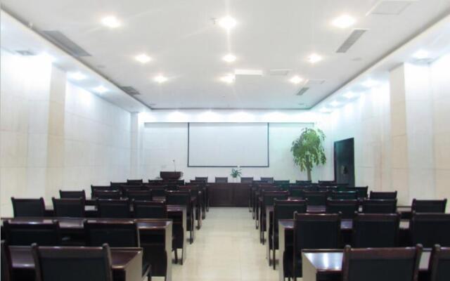 Elan Inn Tengzhou Longquan Square Food City