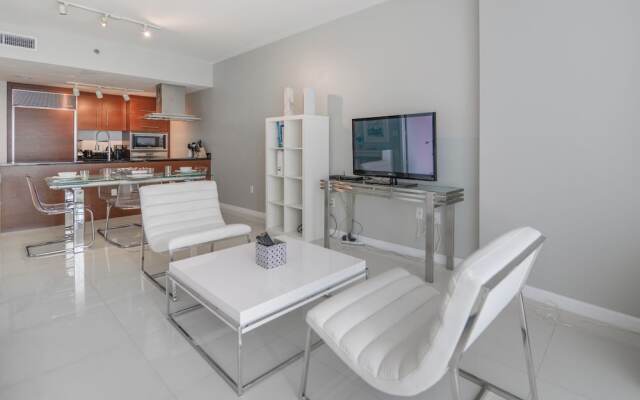 Luxury 45th Floor Condo Icon Brickell