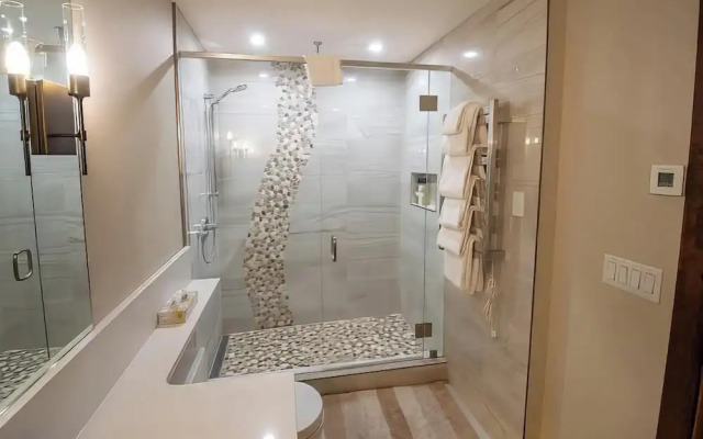 Snow Creek Cabins by Fernie Lodging Co.