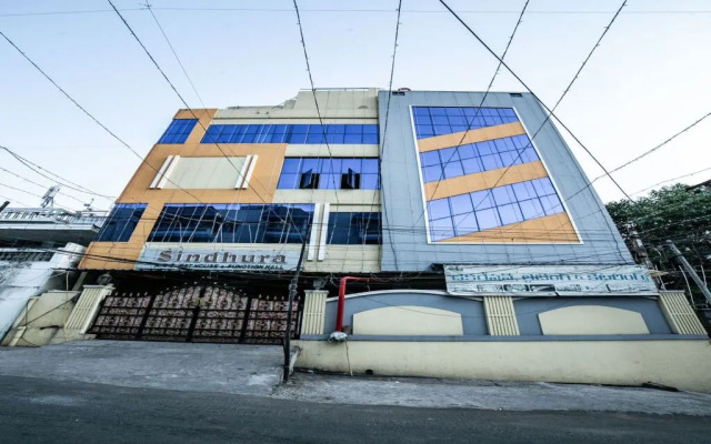 Sindhura Guest House by OYO Rooms