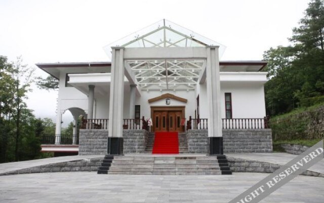 Shennong Hotel