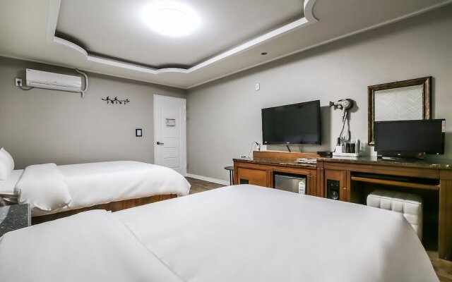 Daejeon Yuseong May Hotel
