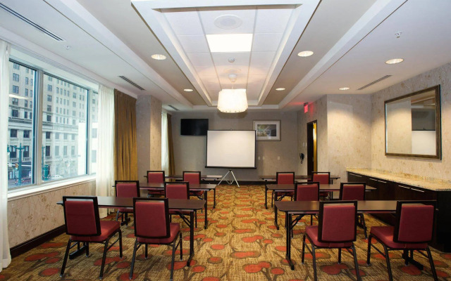 Hilton Garden Inn Buffalo Downtown