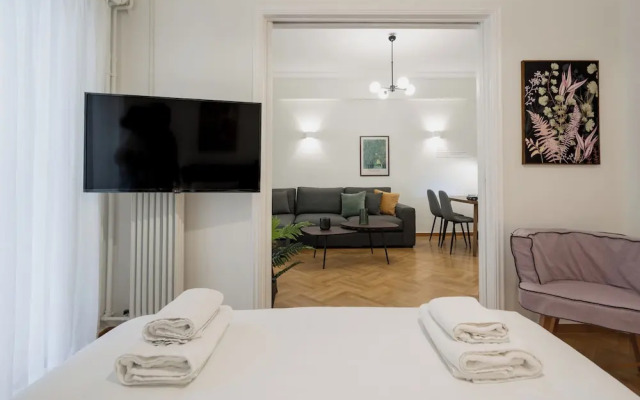 Modern apartment near Lycabettus hill with balcony