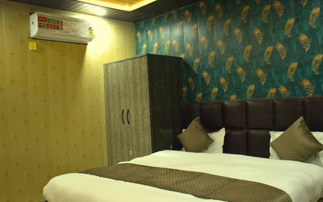 Ganga Riverfront Rooms And Banquet