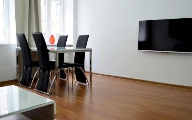 The Heart of Old Town Apartments