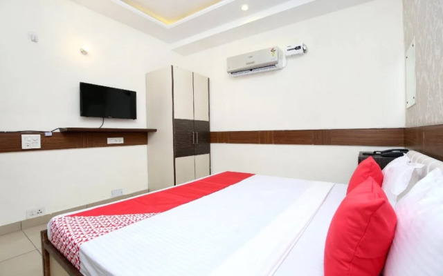Oyo 18709 Hotel Yatri Niwas