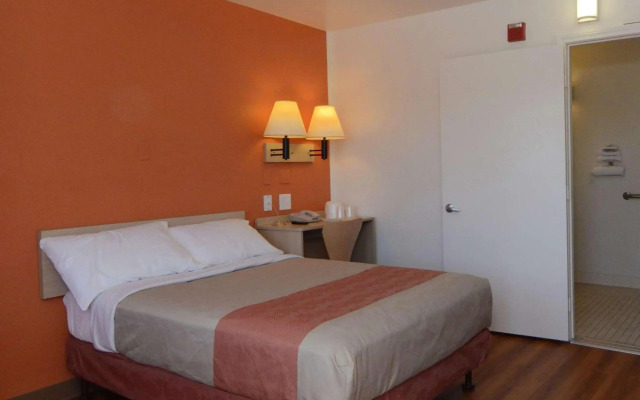 Motel 6 Indio, CA - Palm Springs