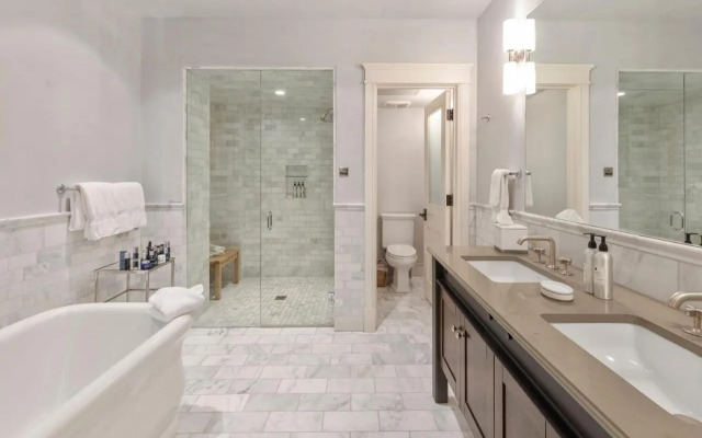 Auberge Residences At Element