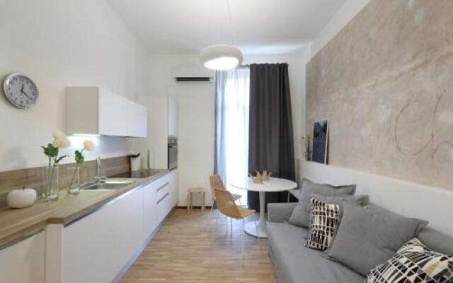 White Home Roma