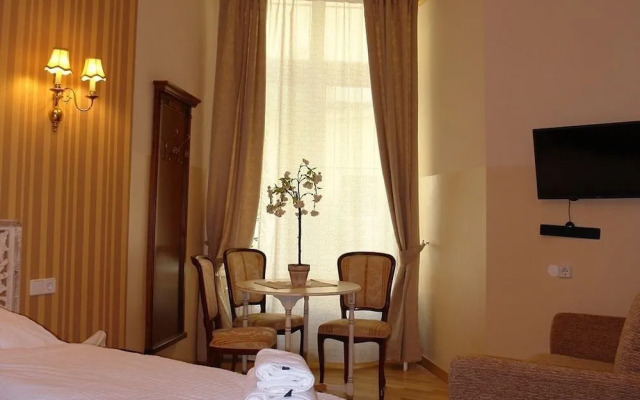 Arbio I Parlamento Rooms