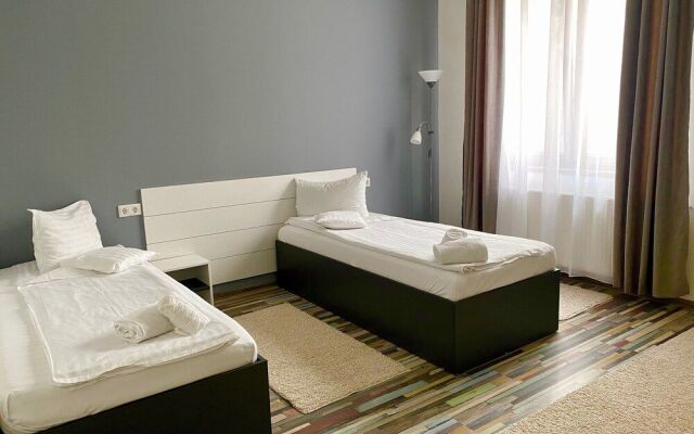 Cardinal Central Apartment