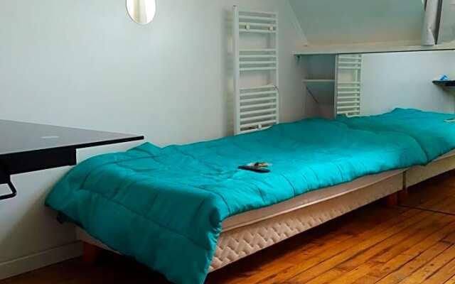 Single room Paris Arc de Triomphe