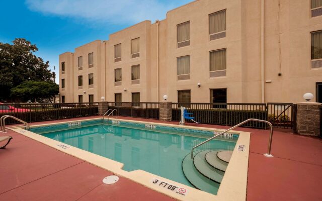 Red Roof Inn Pensacola Fairgrounds