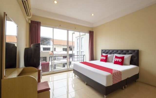 OYO 75350 Hole In One Bar Hotel