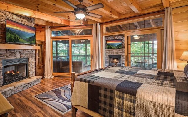 Grand Mountain Getaway 8 Bedroom Home by Redawning