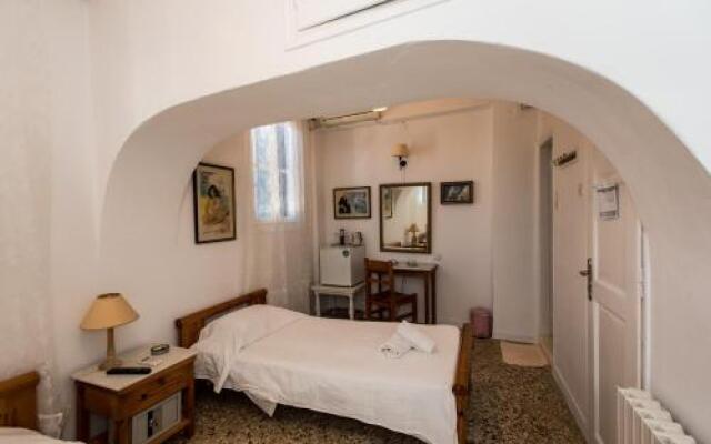 Hotel Delphines