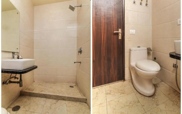 Collection O 76248 Hotel Dev Palace