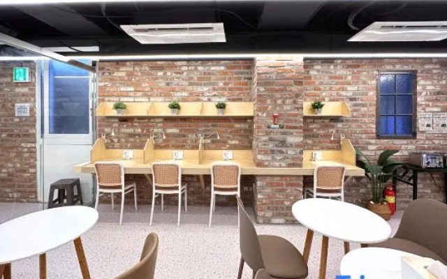 OYO Hostel Myeongdong 6
