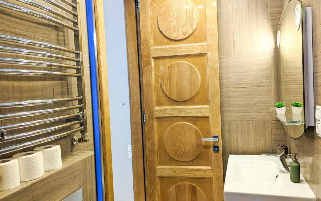 120M2 LUXURY CONDO with SAUNA, JACUZZI, CINEMA In Downtown Budapest