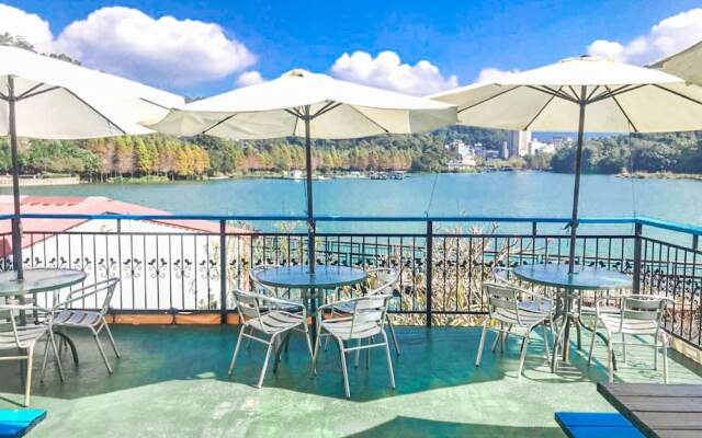 Bishui Shanju Lakeside B&B