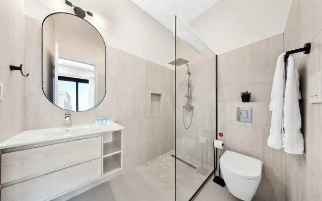 Catalina Residence Apt 3 - L.g. Smith Boulevard 546-j