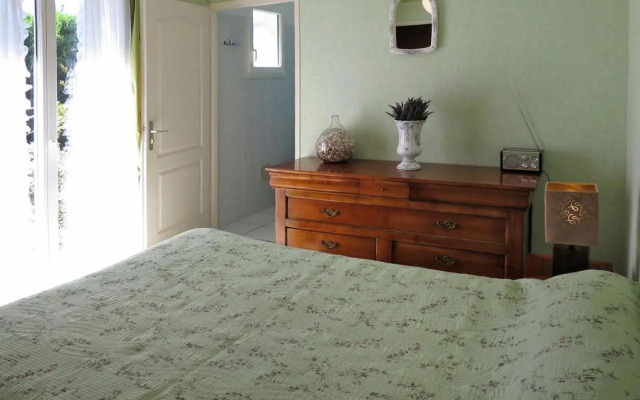 Holiday Home Les Lavandiers - ORD100