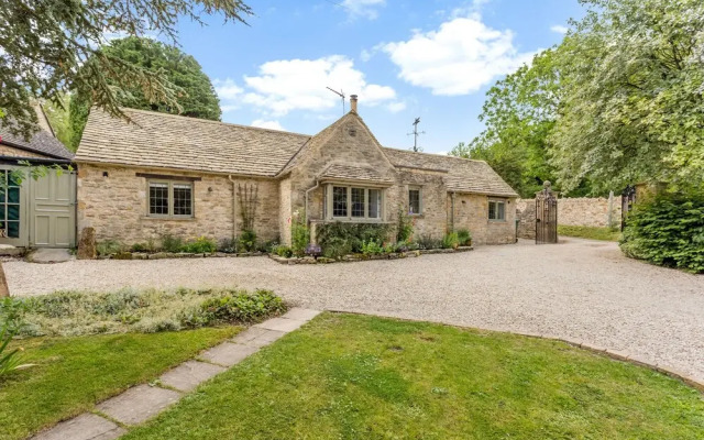 Scenic Family Home in Cotswolds
