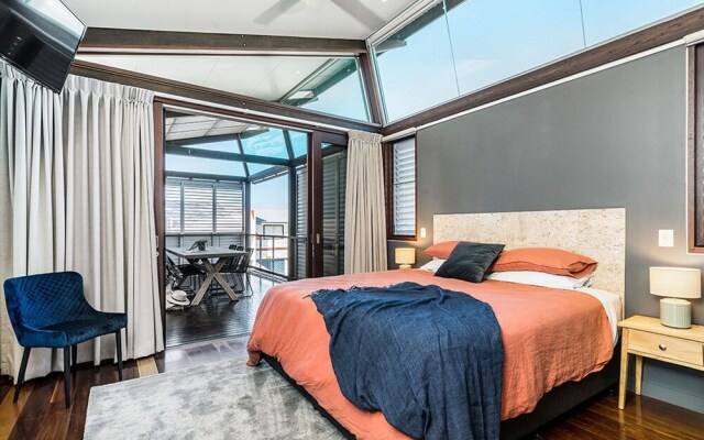 Your Luxury Escape - On The Bay 2