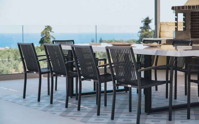 Star Luxury Villa I Gym and Playground