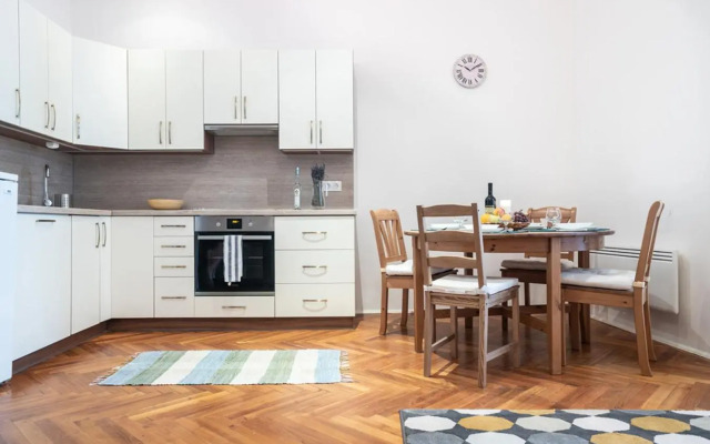 DOB50 spacious apartment - 2 separate bedroom, 4 people, AC, WIFI