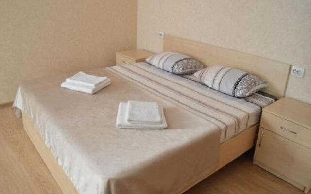 Hotel 1 May