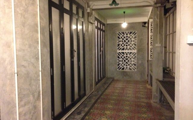 At Casa Guesthouse Amphawa