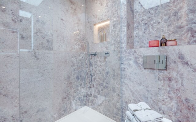 Marble Arch Suite 9-hosted by Sweetstay