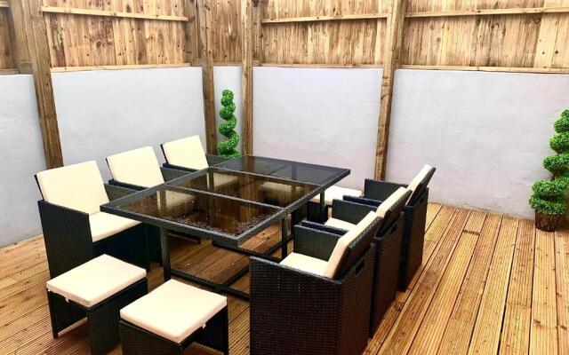 Victory Luxury Hot Tub House