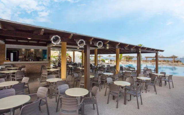 Grand Blue Beach Hotel