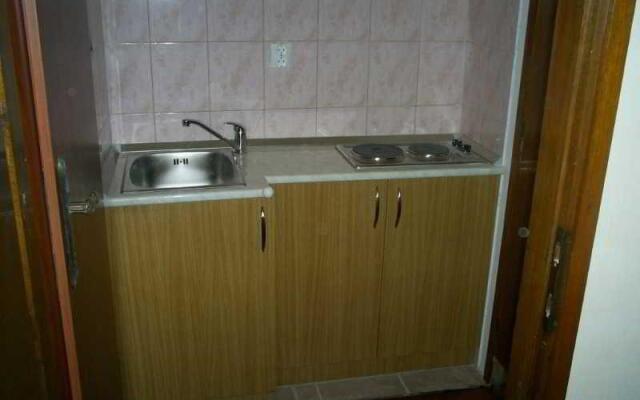 Rooms-House With Garden