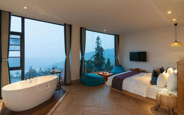 The Twelve Manor Terraces Lodge