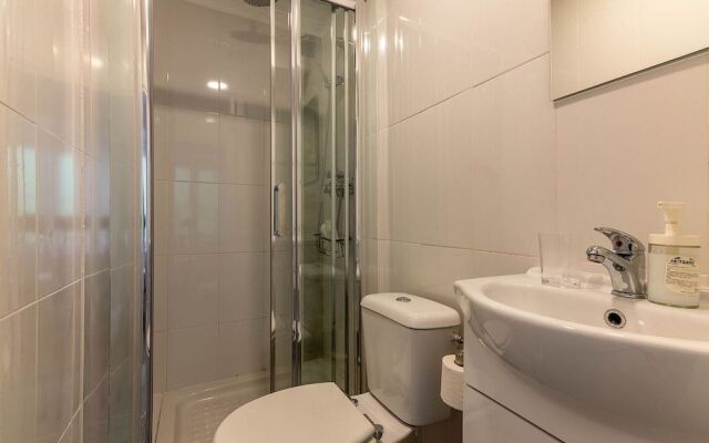 Bairro Alto Palace  Apartment for Large Groups