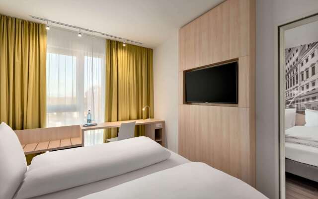 Super 8 by Wyndham Augsburg