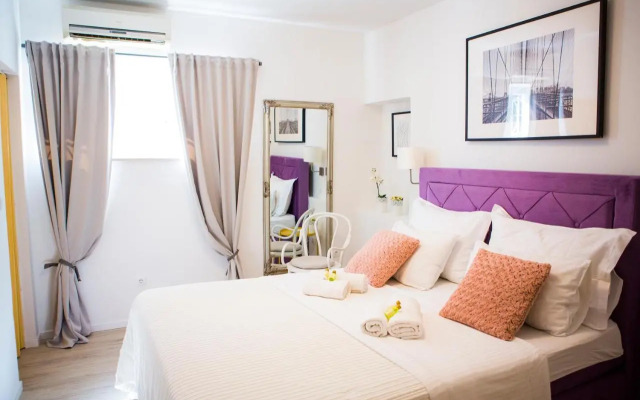 Luxurious apartment with private garden