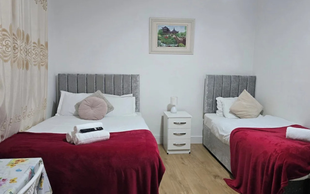 Tower Bridge Roomzzzz BnB