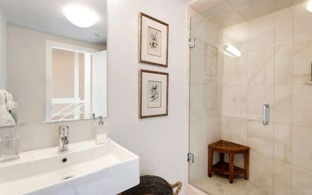 The Penthouse Loft in the Heart of Old Town!