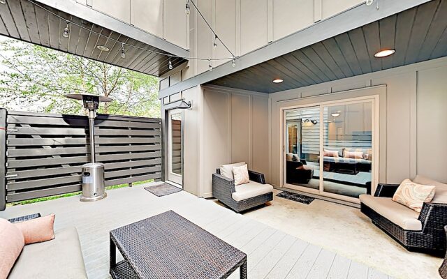 Modern WeHo Apt 8 - 3 Br Townhouse