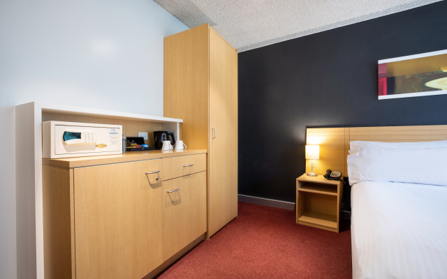 Holiday Inn Melbourne Airport by IHG